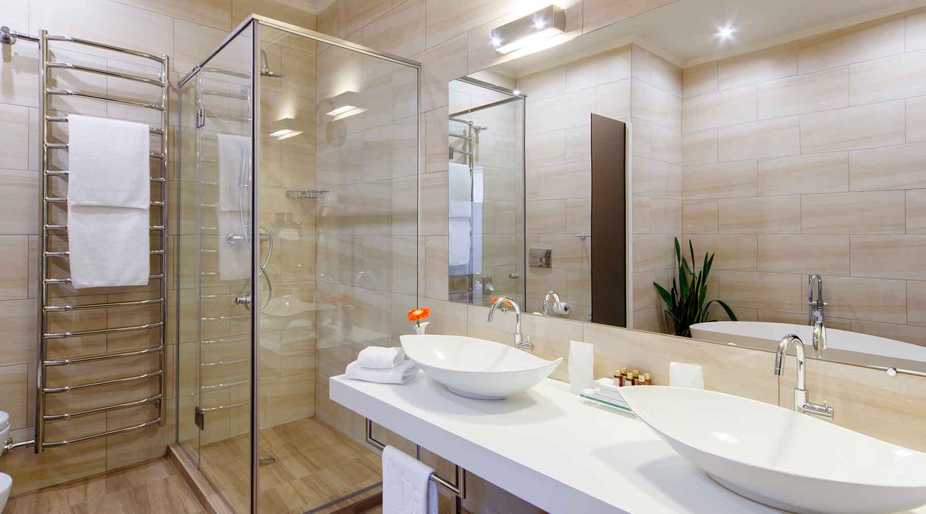 How Do Hotels Keep Glass Shower Doors Clean?